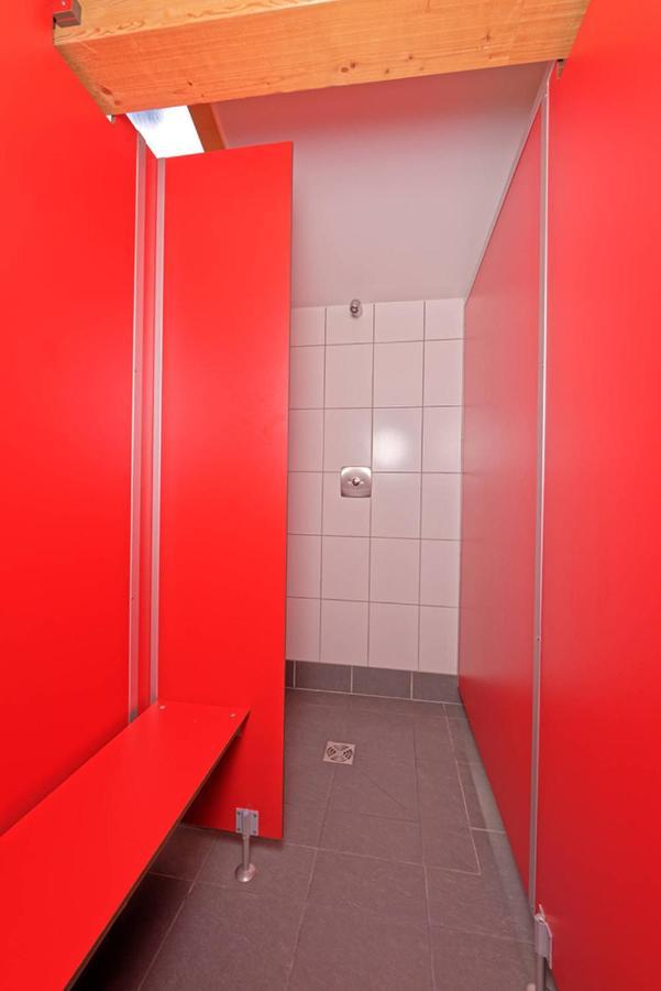 Petit Velan - Coworking & Coliving Hostel Bourg-Saint-Pierre Exterior photo